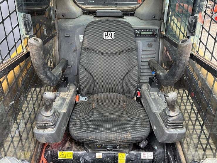 2022-caterpillar-259d3-image-39