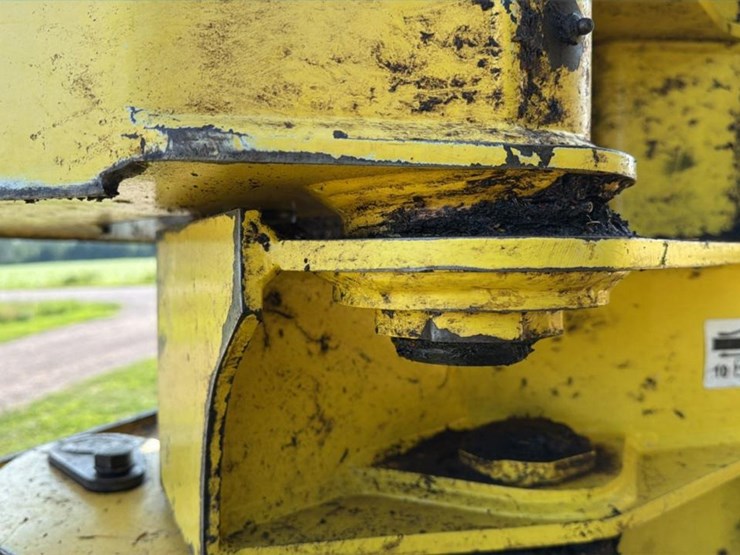 2012-deere-843k-image-20