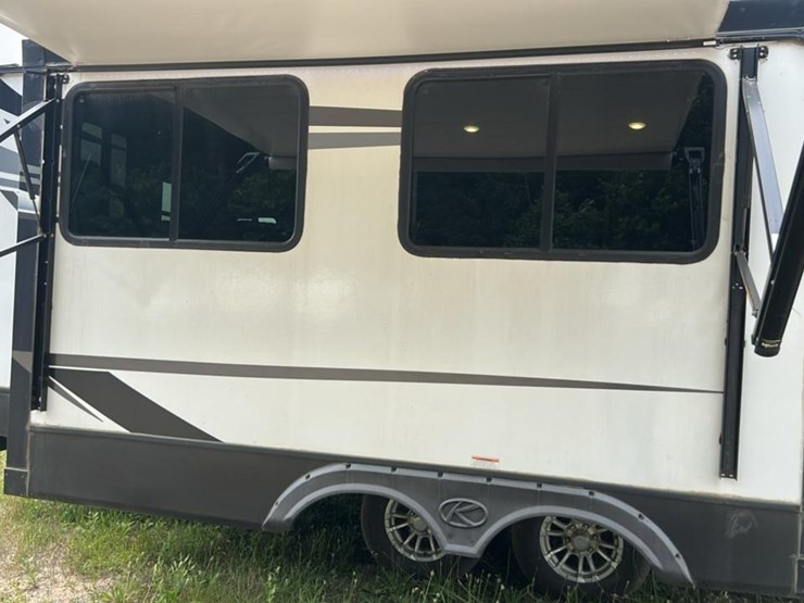 #142-•-2022-keystone-passport-grand-touring-series-2870rl-camper-image-22