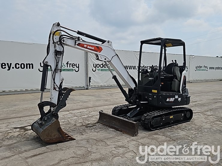 2022-bobcat-e32-image-1