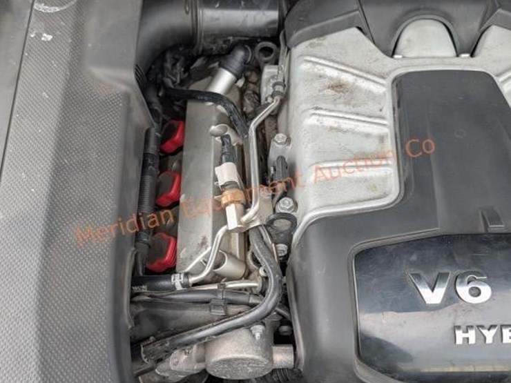 2013-volkswagen-touareg-image-43