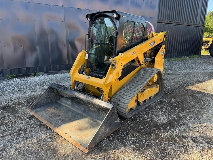 2020-caterpillar-249d3-image-2