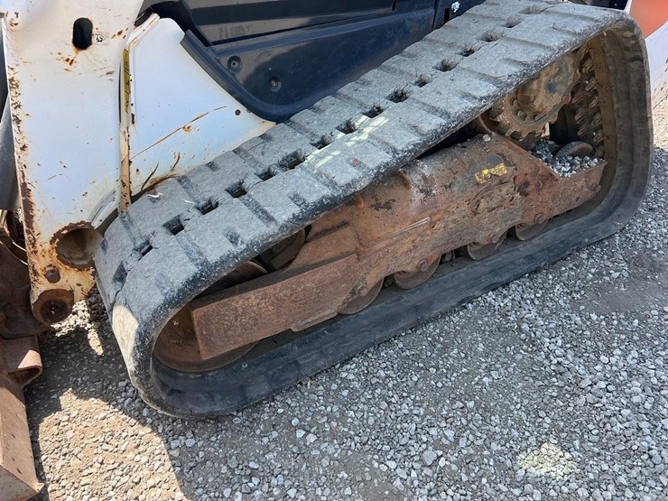 2022-bobcat-t76-image-13