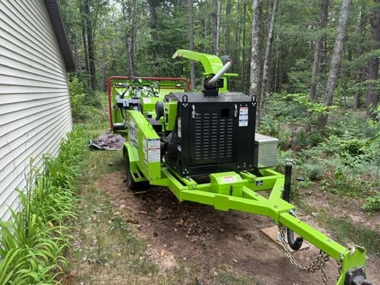 #159-•-2024-dyna-products-v12-31-towable-brush-chipper-image-1
