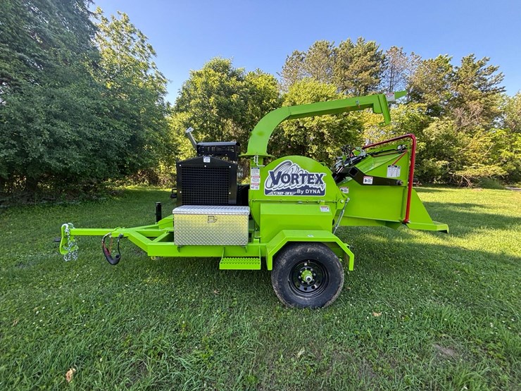 #157-•-2024-vortex-v12-31-towable-brush-chipper-image-32