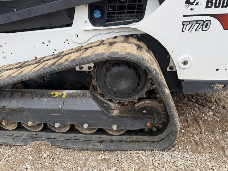 2022-bobcat-t770-image-19