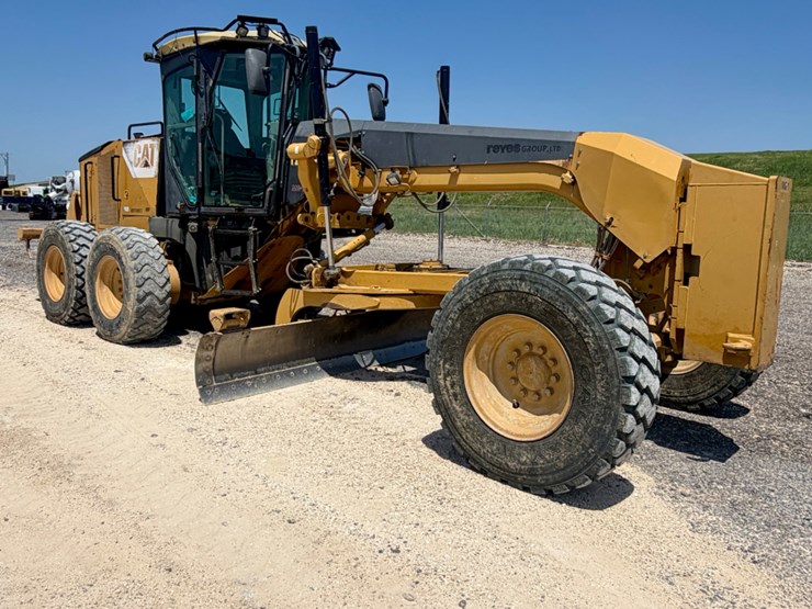 2008-caterpillar-12m-image-1
