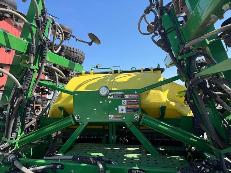 2015-john-deere-1990-image-30