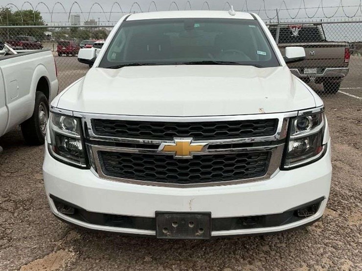 2015-chevrolet-tahoe-image-3