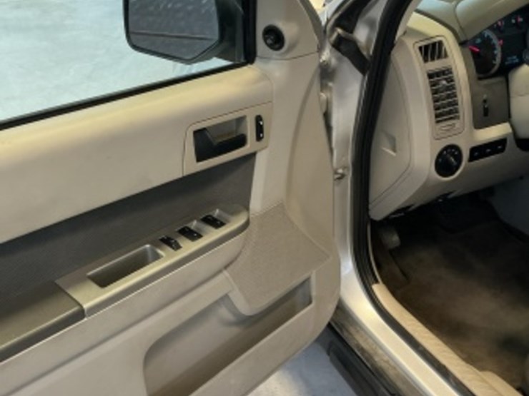 2009-ford-escape-hybrid-image-23