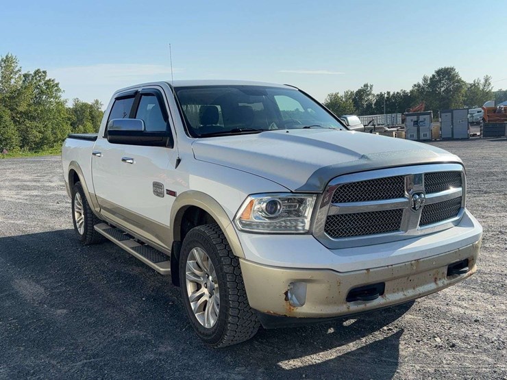 2016-ram-1500-laramie-longhorn-image-7