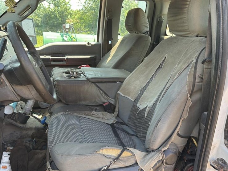 2013-ford-f550-image-30