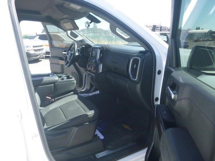 2022-chevrolet-1500-image-6