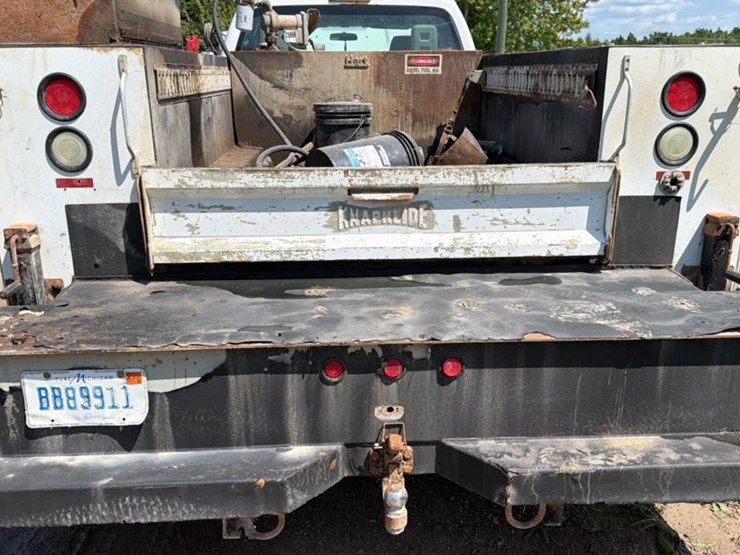 2013-ford-f550-image-11