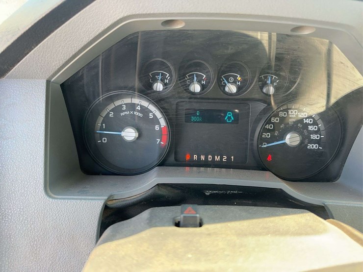 2014-ford-f250-xl-image-26