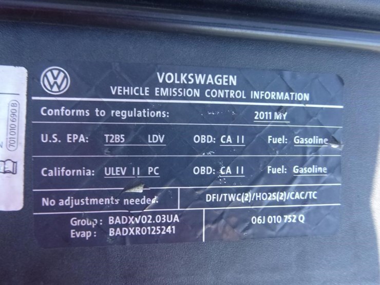 2011-volkswagen-tiguan-image-12