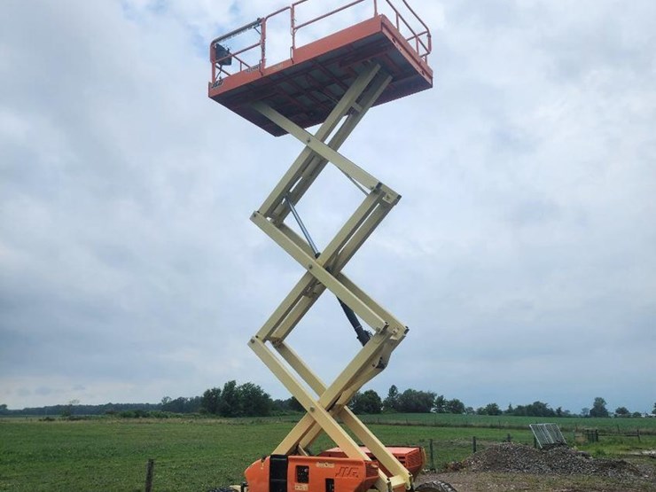 #103-•-2014-jlg-339rt-scissor-lift-image-2