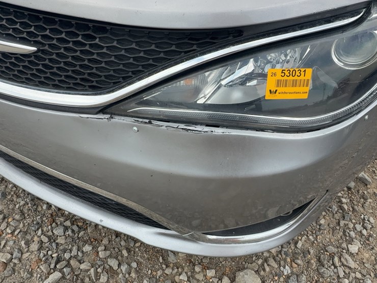 2017-chrysler-pacifica-image-31