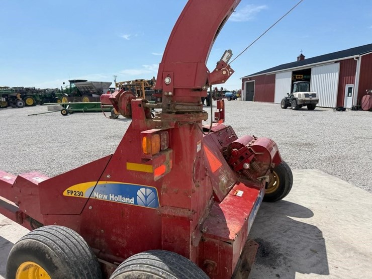 2015-new-holland-fp230-image-43