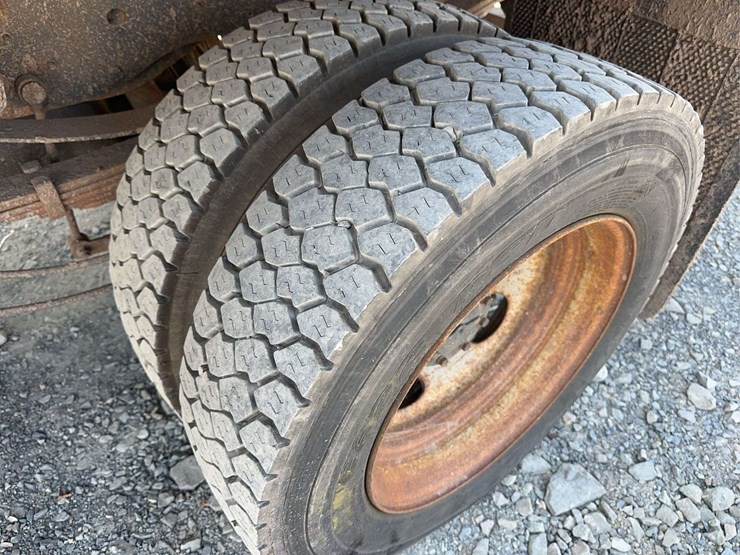 2017-ford-f450-xl-image-11