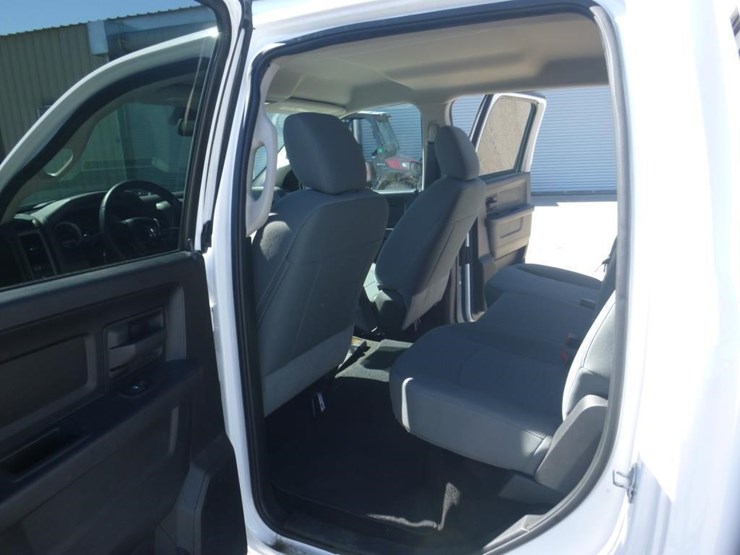 2015-dodge-1500-image-7