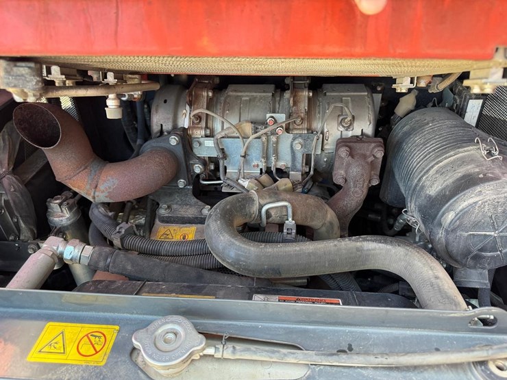 kubota-ssv65-image-18