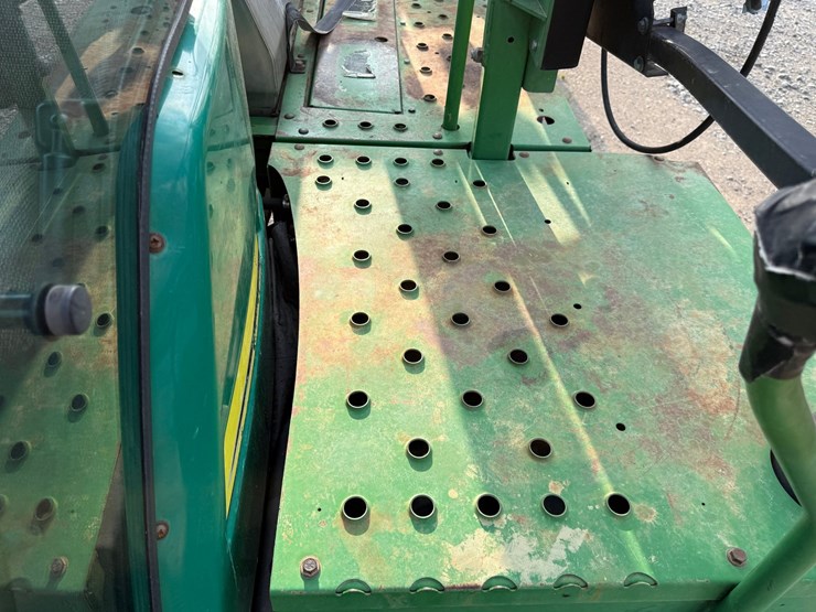 2002-john-deere-4710-image-100