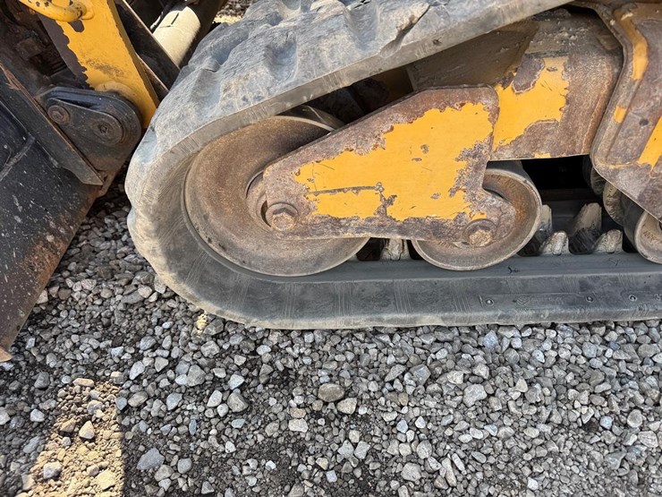 2017-caterpillar-249d-image-14