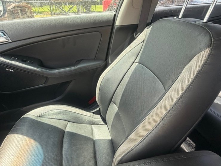 #83572-•-2013-kia-optima-image-41