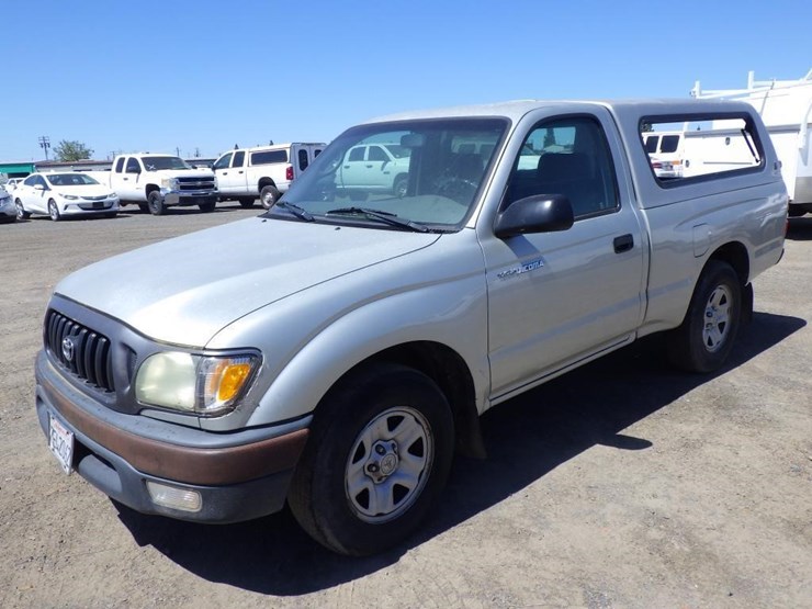 2004-toyota-tacoma-image-1