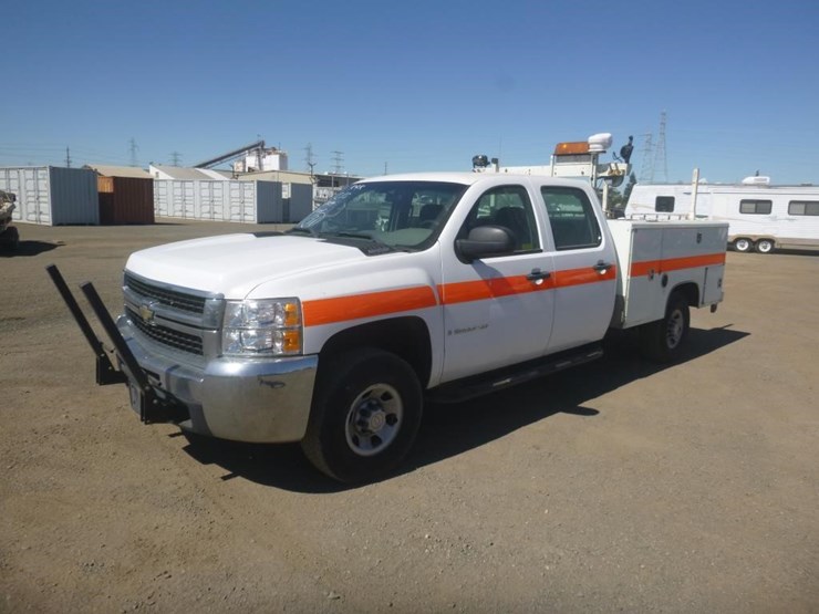 2009-chevrolet-3500-image-1