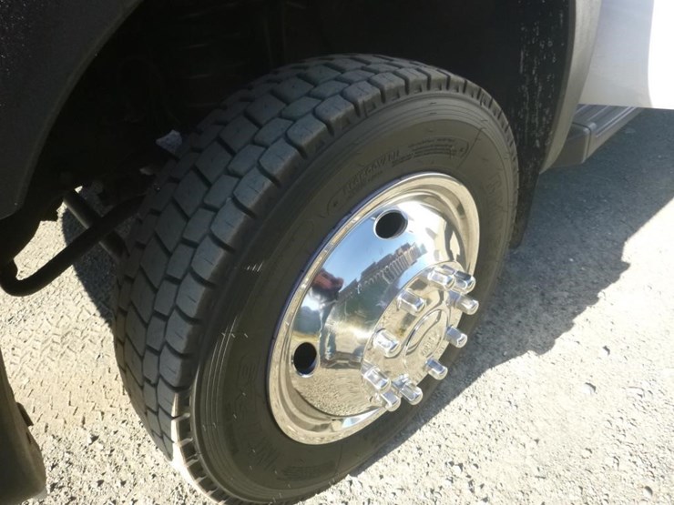 2015-ford-f550-image-14