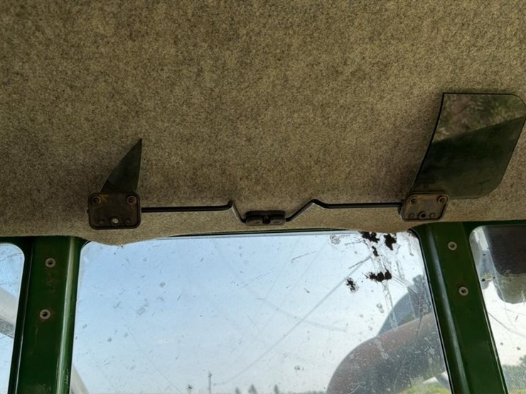 2015-deere-648l-image-53