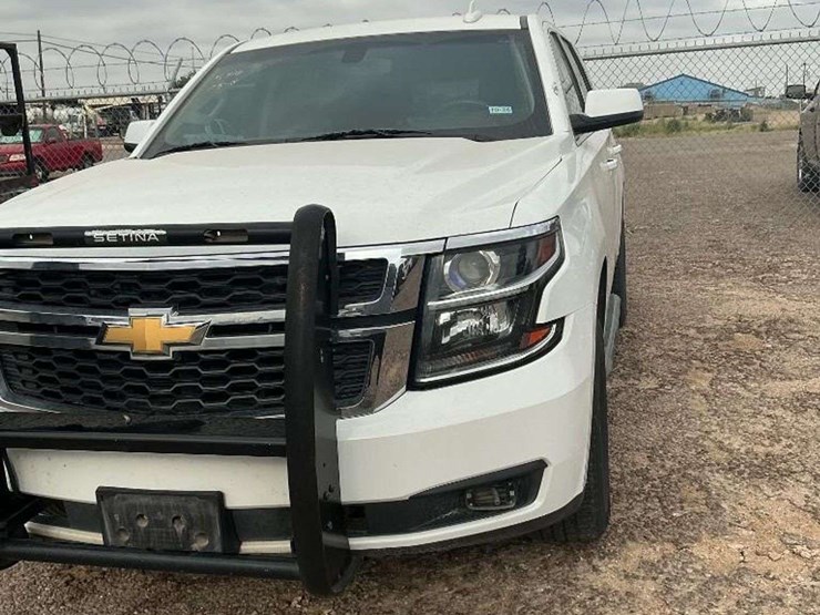 2018-chevrolet-tahoe-image-2