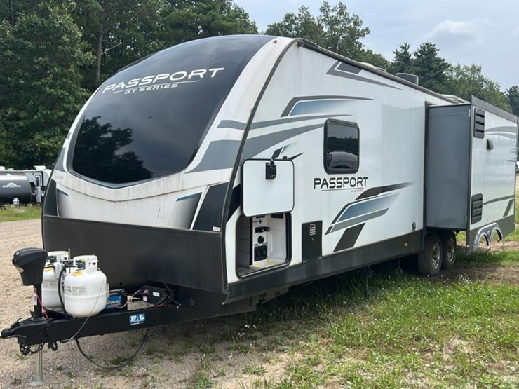 #142-•-2022-keystone-passport-grand-touring-series-2870rl-camper-image-3