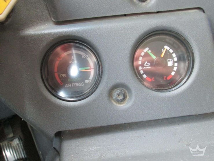 2016-mack-mru613-image-19