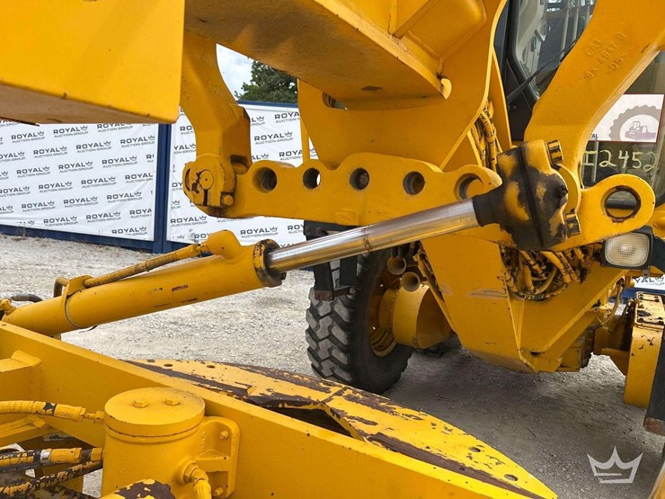 2002-caterpillar-120h-image-24