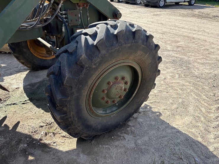 caterpillar-130g-image-16