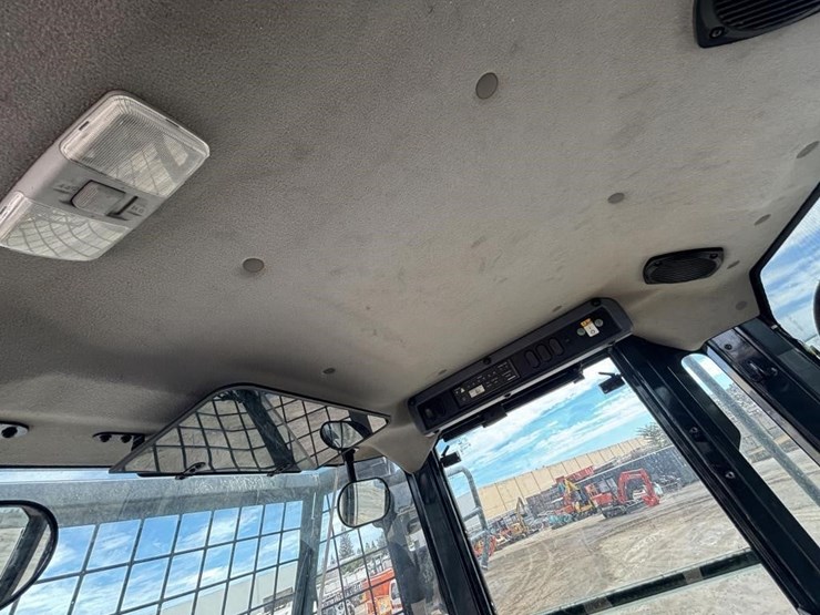 2019-komatsu-wa200-8-image-45