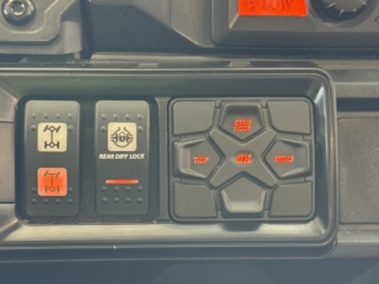 2023-can-am-defender-pro-limited-sxs-image-33