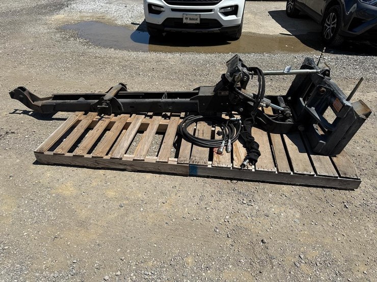 kubota-l4455a--4-pt-hitch-and-subframe-wh-auto-latch-uni-tach-image-1