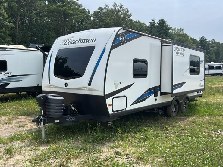 #143-•-2024-forest-river-coachmen-freedom-express-ultra-lite-246rks-camper-image-4