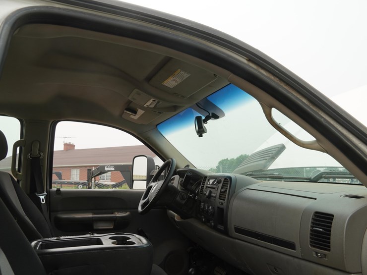 2008-chevrolet-2500-image-23