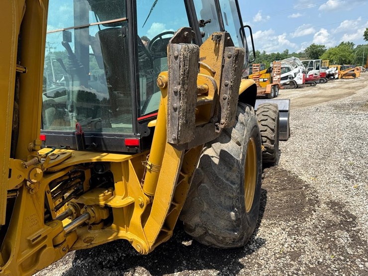 caterpillar-420d-image-13
