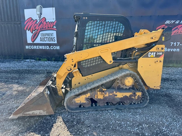 2017-caterpillar-249d-image-3