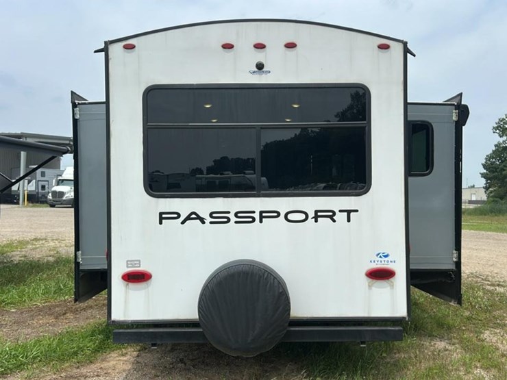 #142-•-2022-keystone-passport-grand-touring-series-2870rl-camper-image-6
