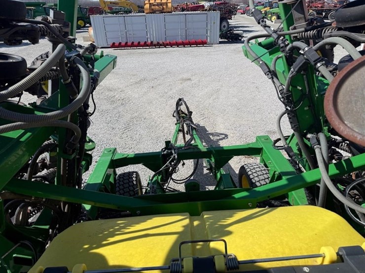 2015-john-deere-1990-image-38