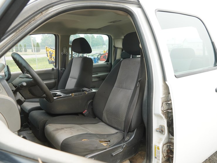 2008-chevrolet-2500-image-34