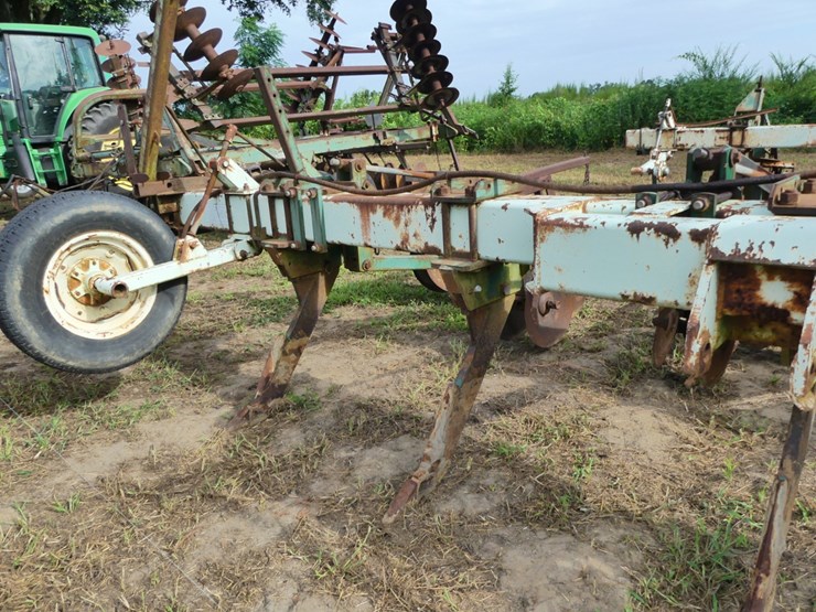 kmc-6-row-ripper-bedder-image-13