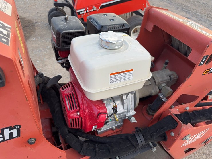 ditch-witch-c12-image-14